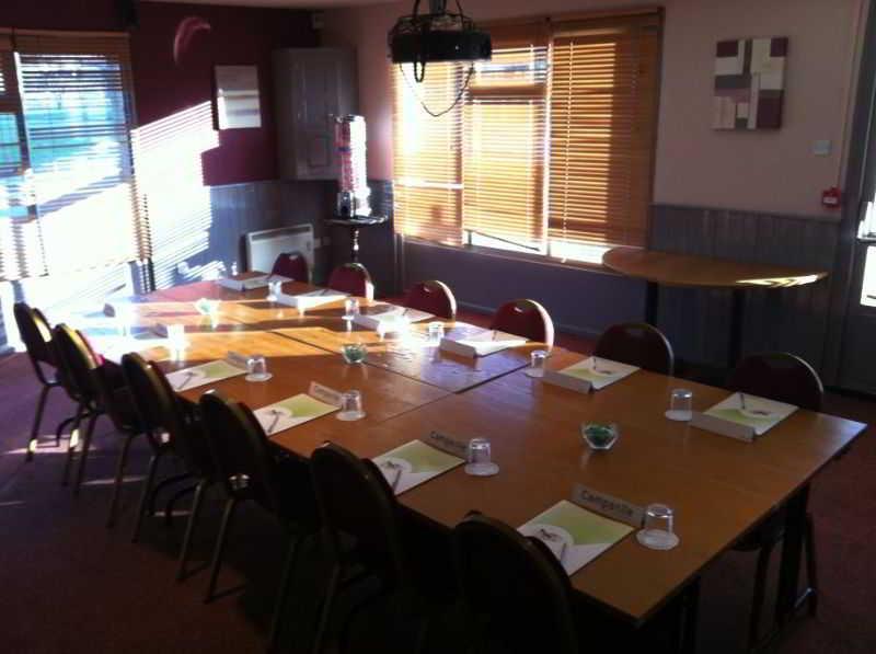 Campanile Hotel Doncaster Buitenkant foto
