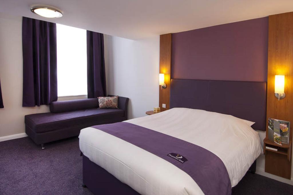 Campanile Hotel Doncaster Buitenkant foto