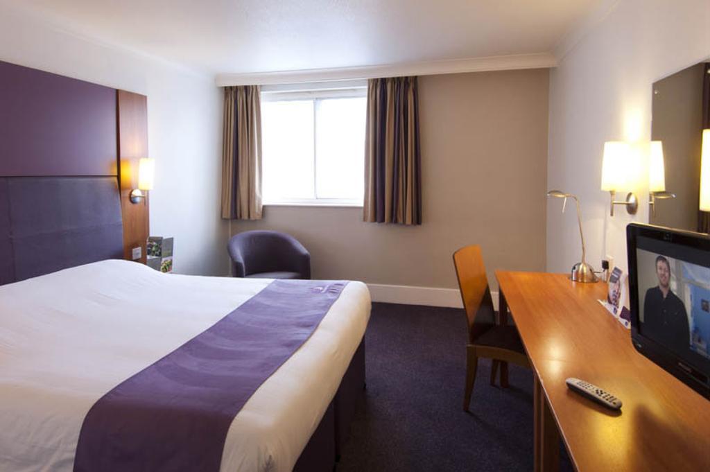 Campanile Hotel Doncaster Buitenkant foto
